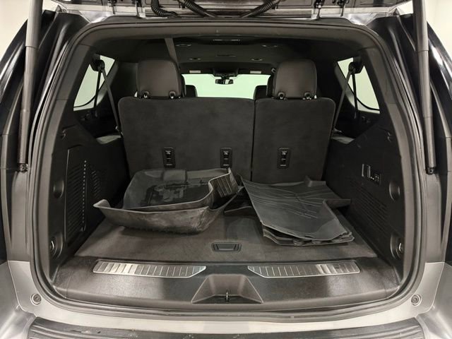 Used 2022 Chevrolet Suburban RST w/ Luxury Package AWD/4WD image 37