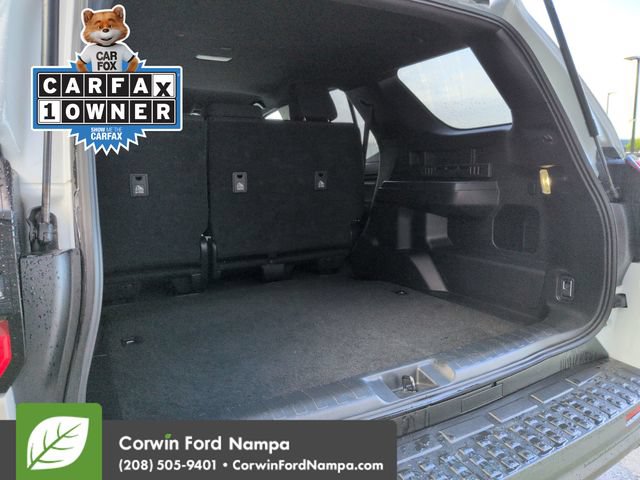 Used 2025 Toyota 4Runner SR5 AWD/4WD image 30