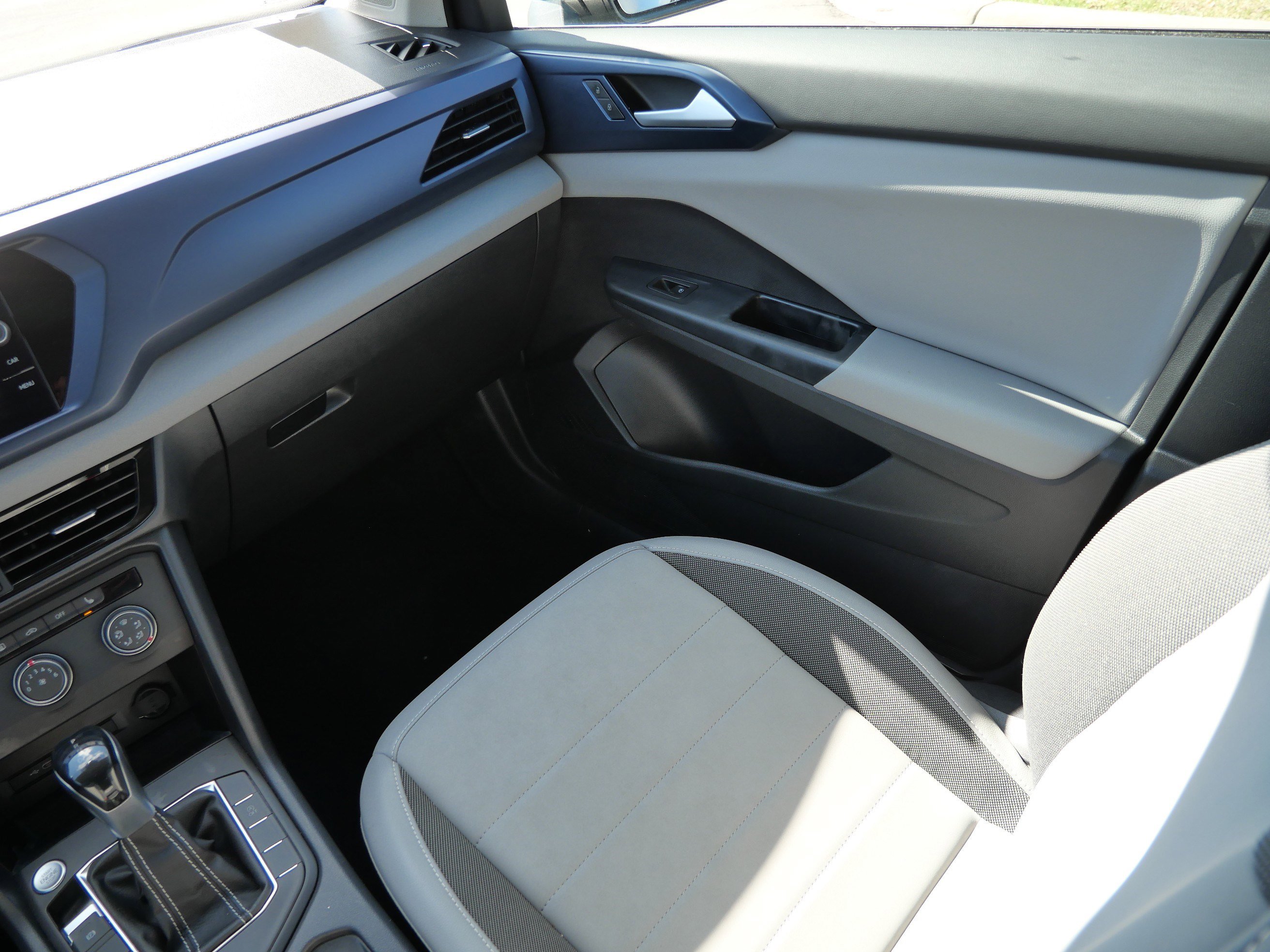 Certified 2022 Volkswagen Taos SE AWD/4WD image 11