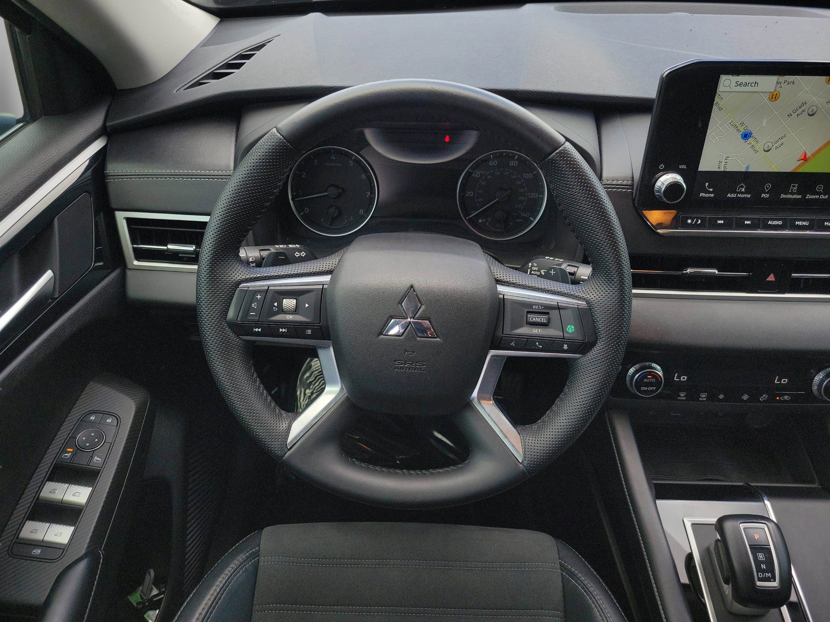 Used 2022 Mitsubishi Outlander SE image 17