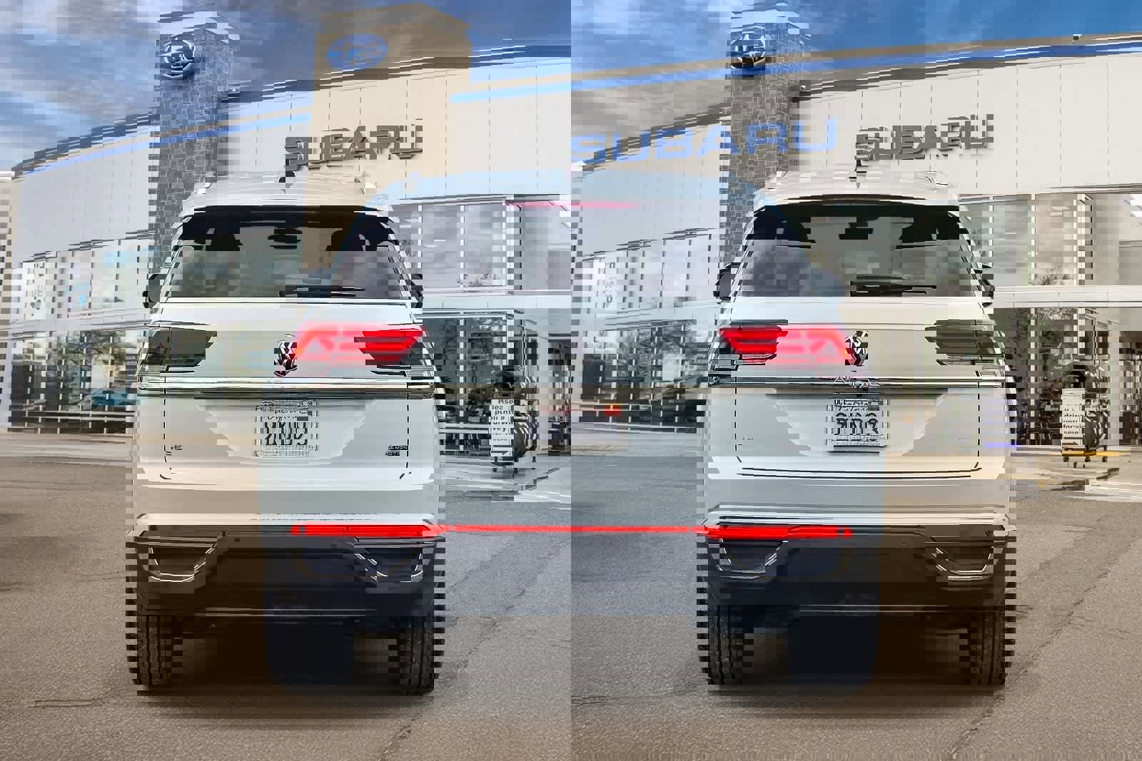 Used 2023 Volkswagen Atlas Cross Sport SE image 3