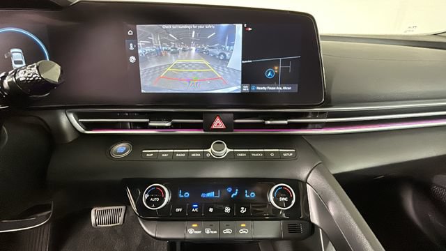 Certified 2024 Hyundai Elantra SEL FWD image 24