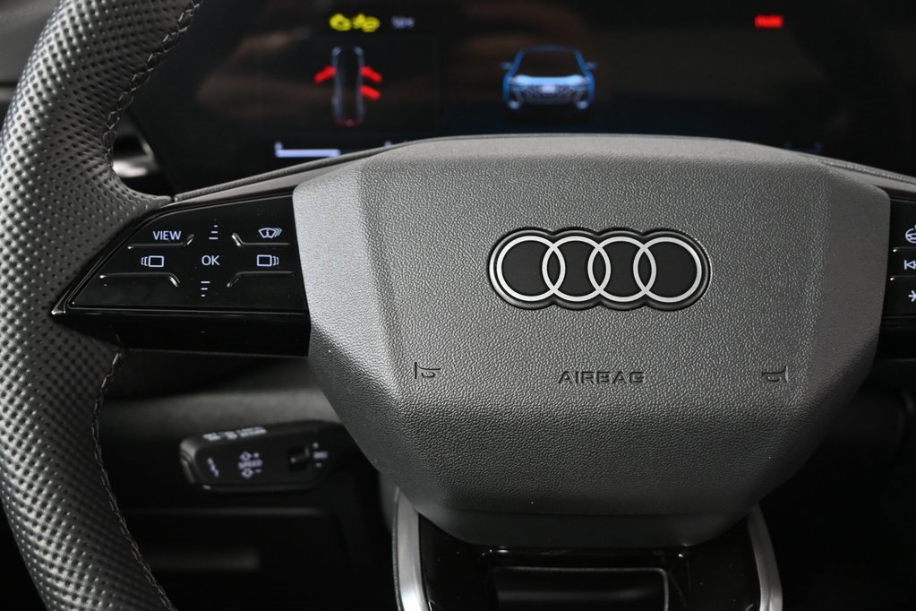 Used 2025 Audi SQ5 Premium Plus image 9