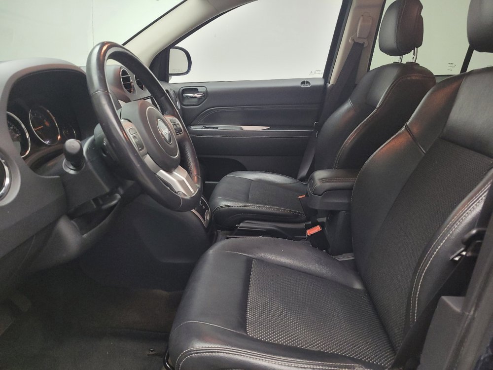 Used 2017 Jeep Compass Latitude AWD/4WD image 17