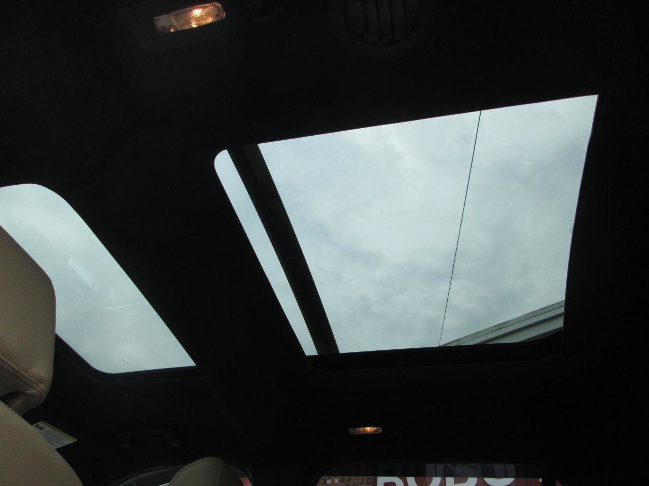 Used 2016 Ford Explorer Limited w/ Equipment Group 301A AWD/4WD image 39
