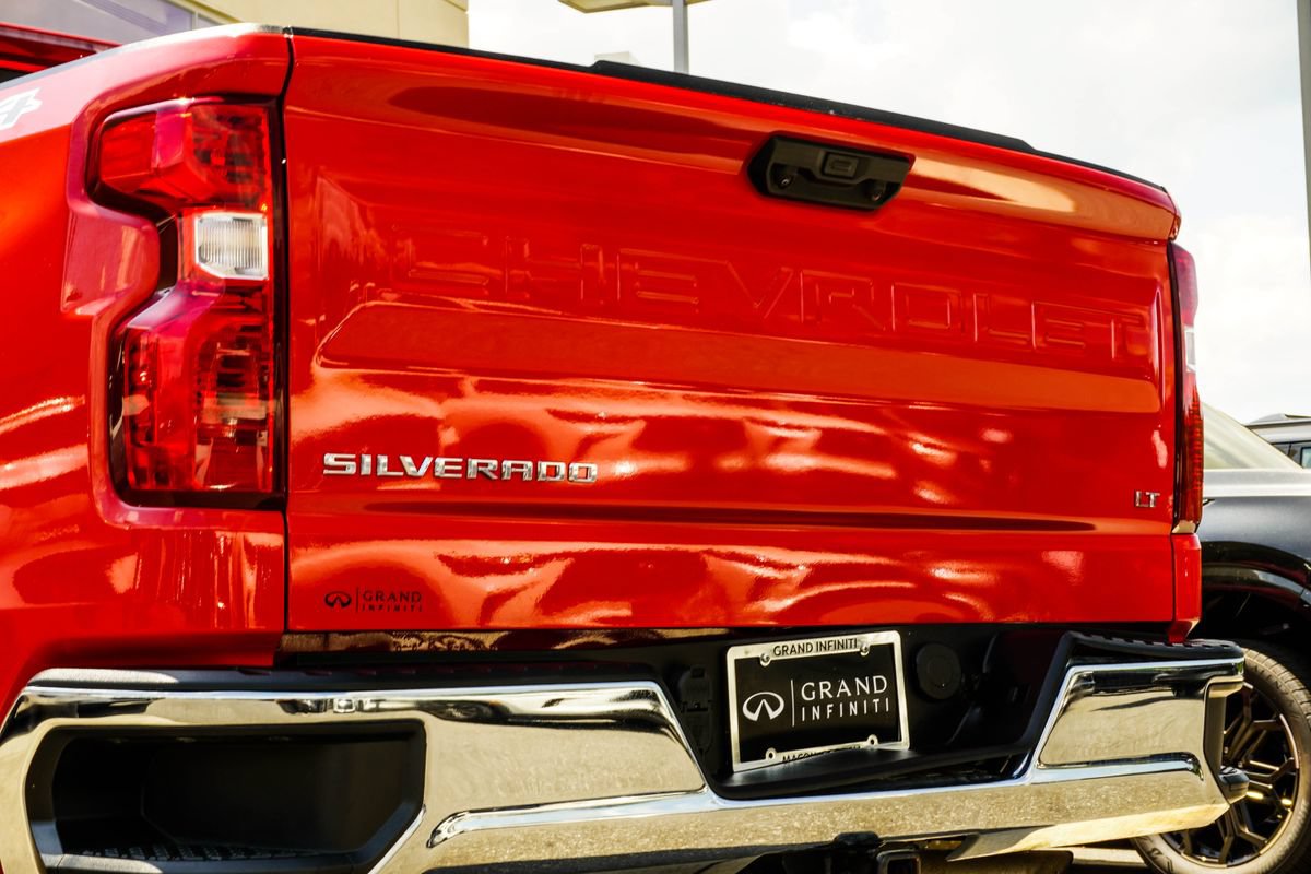 Used 2023 Chevrolet Silverado 1500 LT AWD/4WD image 13