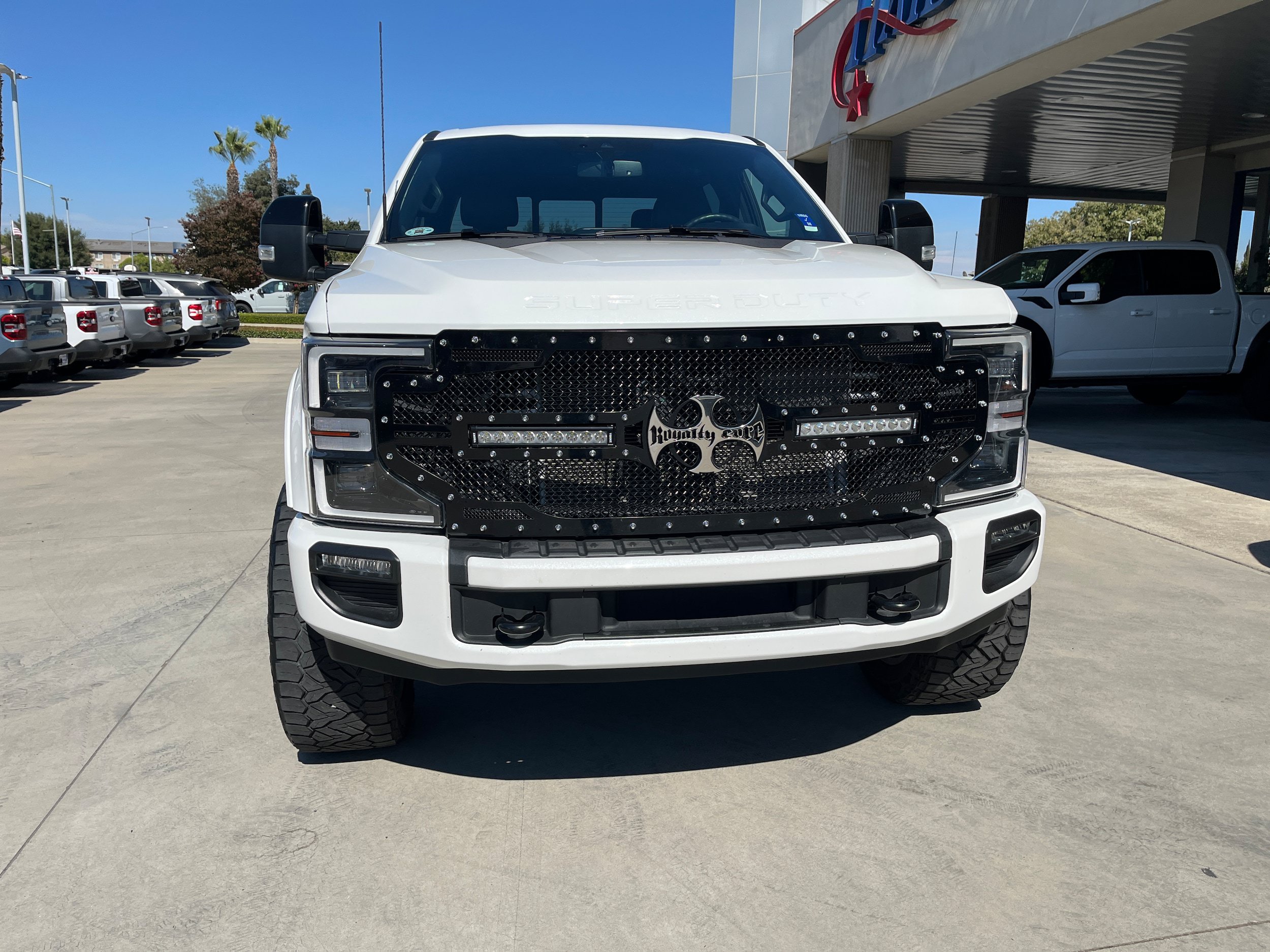 Used 2022 Ford F250 Lariat w/ Tremor Off-Road Package AWD/4WD image 4