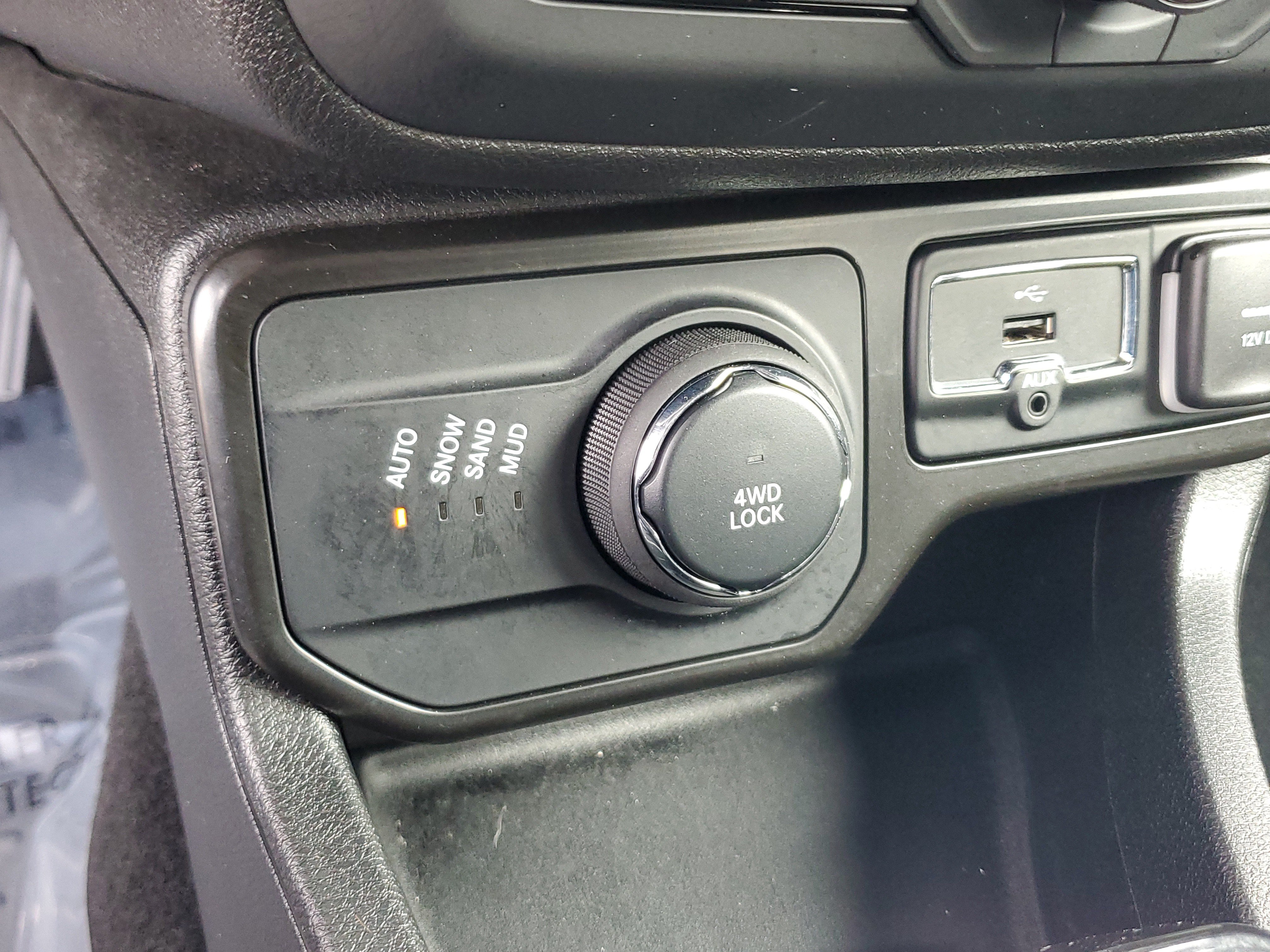 Used 2022 Jeep Renegade Altitude w/ Convenience Group AWD/4WD image 31