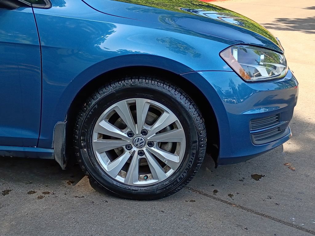 Used 2015 Volkswagen Golf TDI S FWD image 2