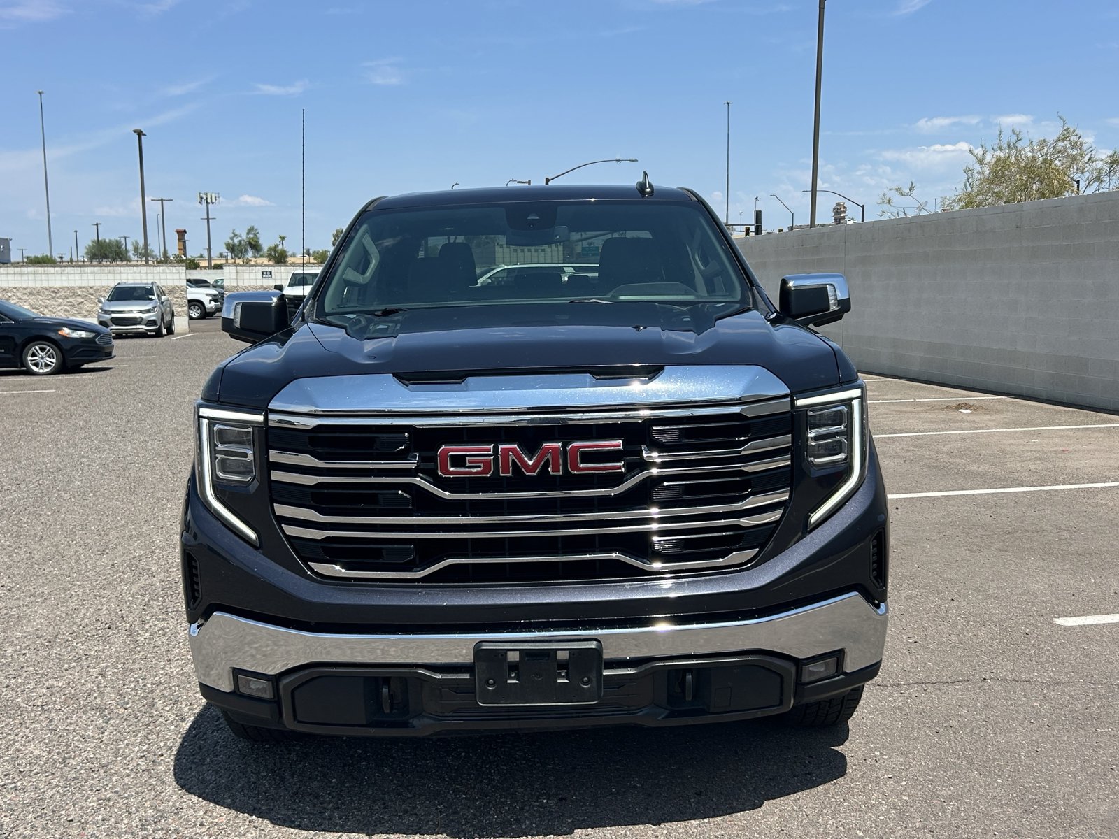 Used 2025 GMC Sierra 1500 SLT RWD image 8