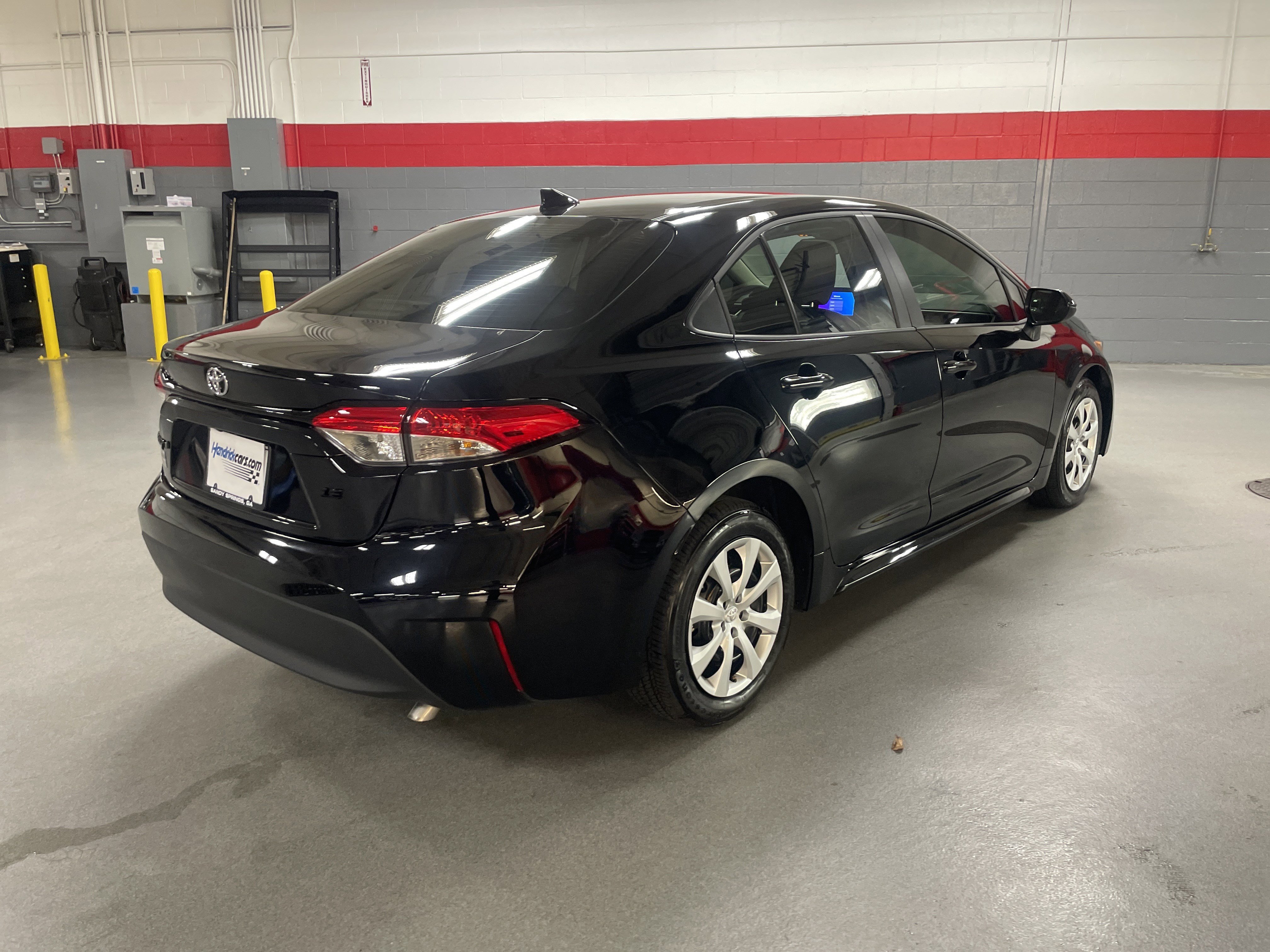 Used 2025 Toyota Corolla LE image 10