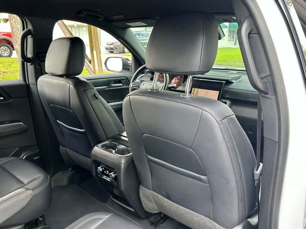 Used 2024 GMC Acadia Elevation AWD/4WD image 49