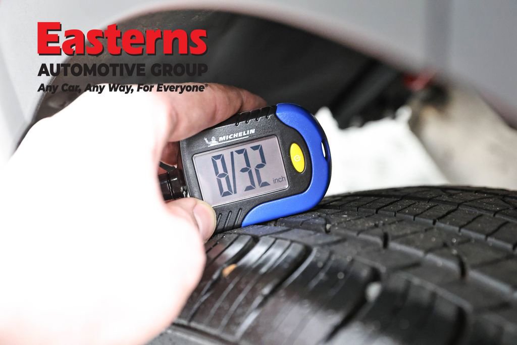 Used 2025 Hyundai Venue Limited FWD image 30