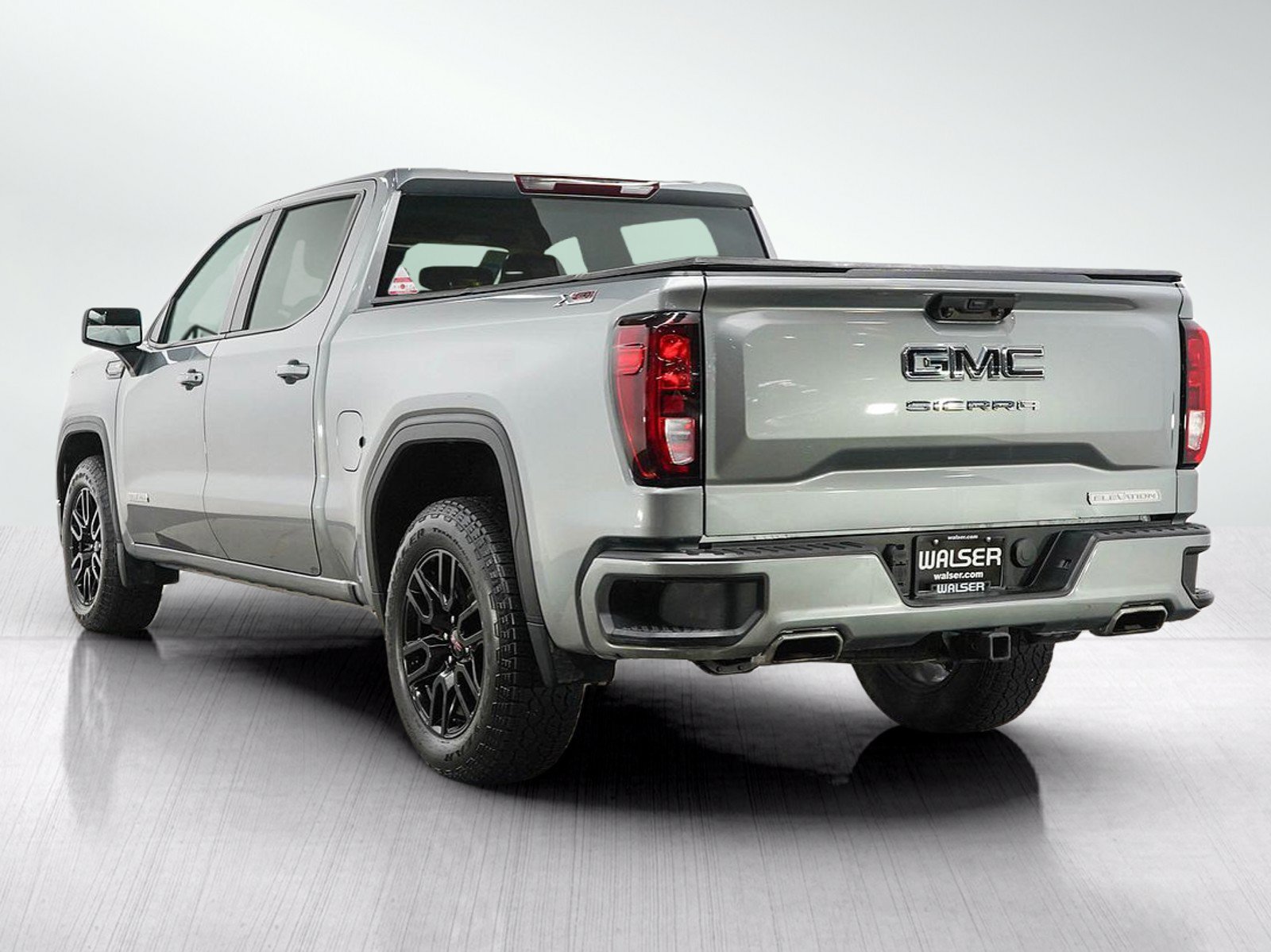 Used 2024 GMC Sierra 1500 Elevation AWD/4WD image 3