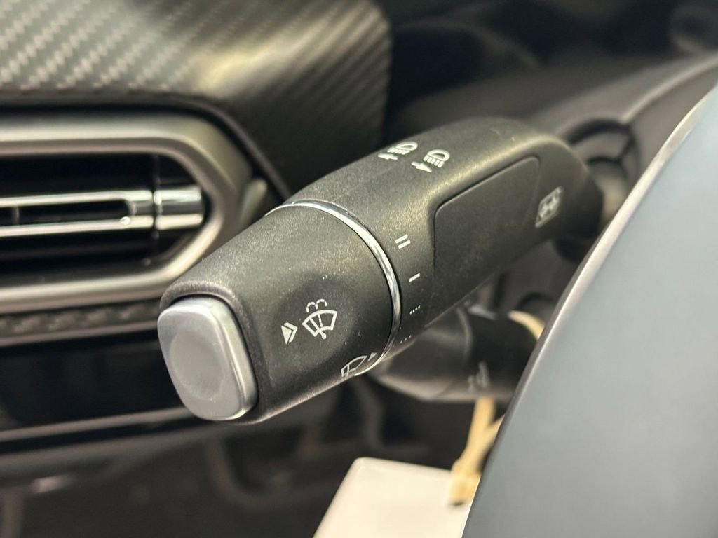 New 2026 Aston Martin V8 Vantage Convertible image 22