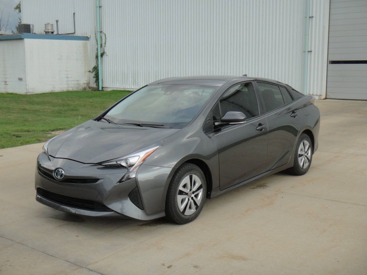Used 2017 Toyota Prius Four FWD image 28