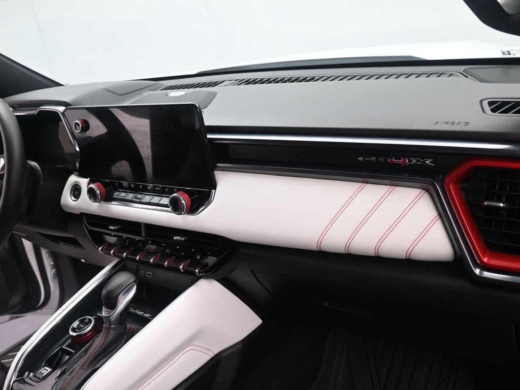 Used 2024 GMC Canyon AT4X image 2