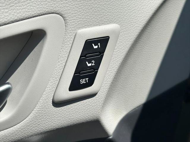 Certified 2023 Toyota Sienna Limited AWD/4WD image 28