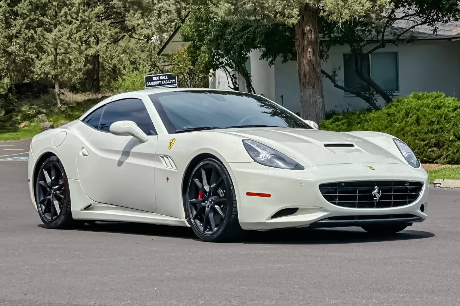 Used 2012 Ferrari California RWD image 11