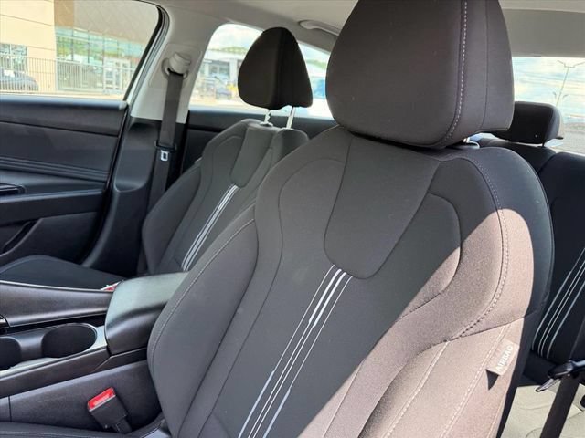 Used 2024 Hyundai Elantra SEL w/ Convenience Package FWD image 10