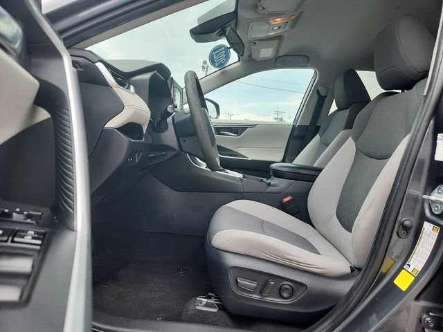 Used 2021 Toyota RAV4 XLE FWD image 8