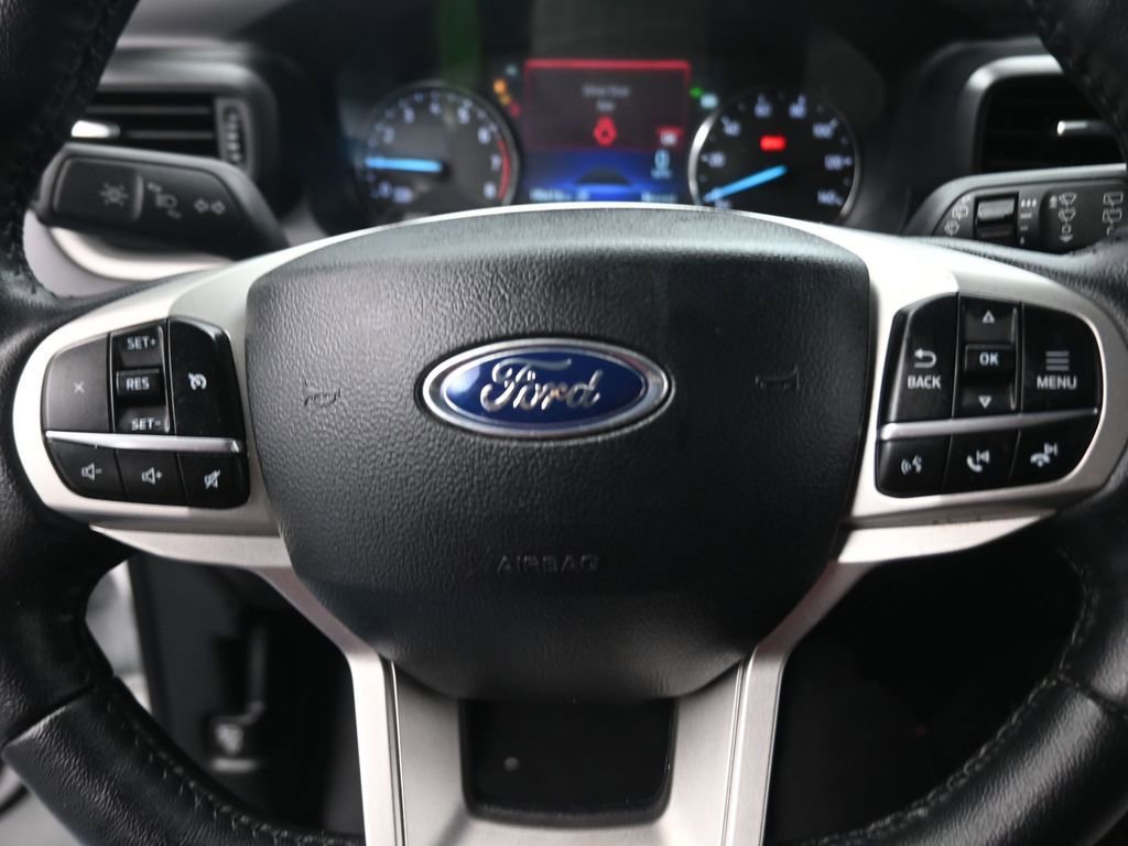 Used 2024 Ford Explorer XLT image 16