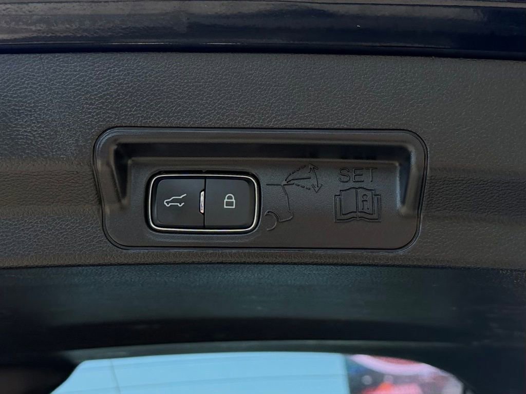 Certified 2022 Ford Explorer XLT w/ Equipment Group 202A image 11