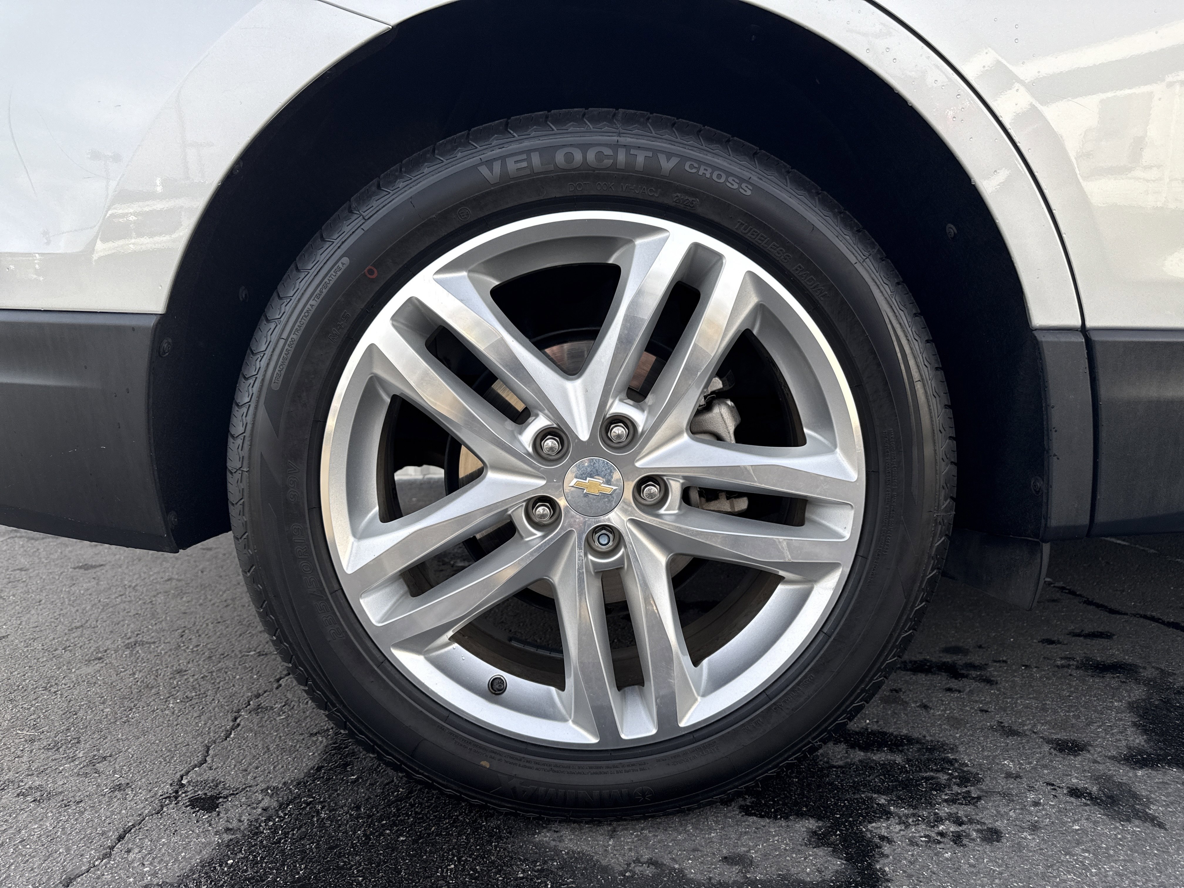 Used 2020 Chevrolet Equinox LT image 26