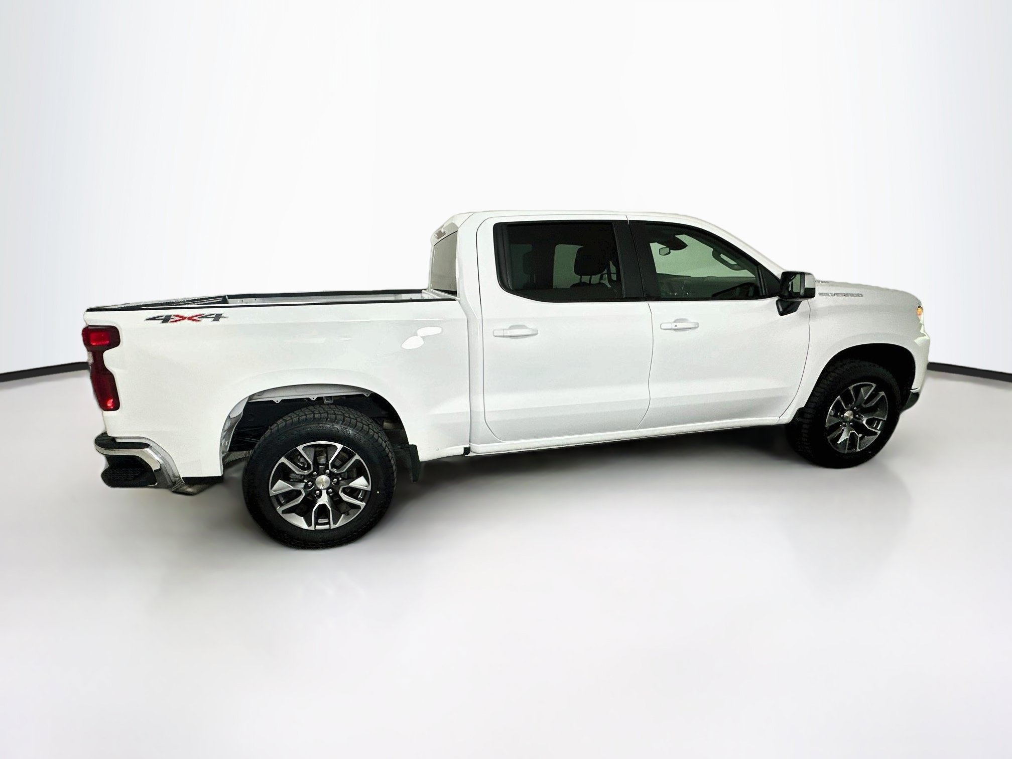 Used 2024 Chevrolet Silverado 1500 LT AWD/4WD image 10