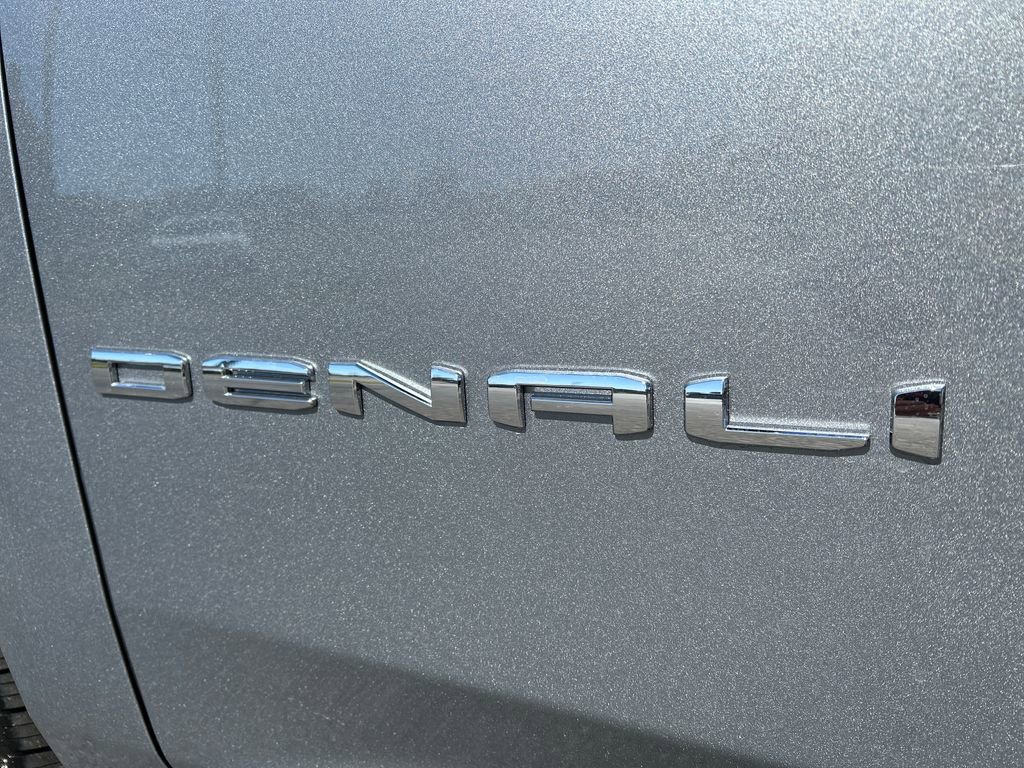 New 2026 GMC Yukon XL Denali Ultimate image 9