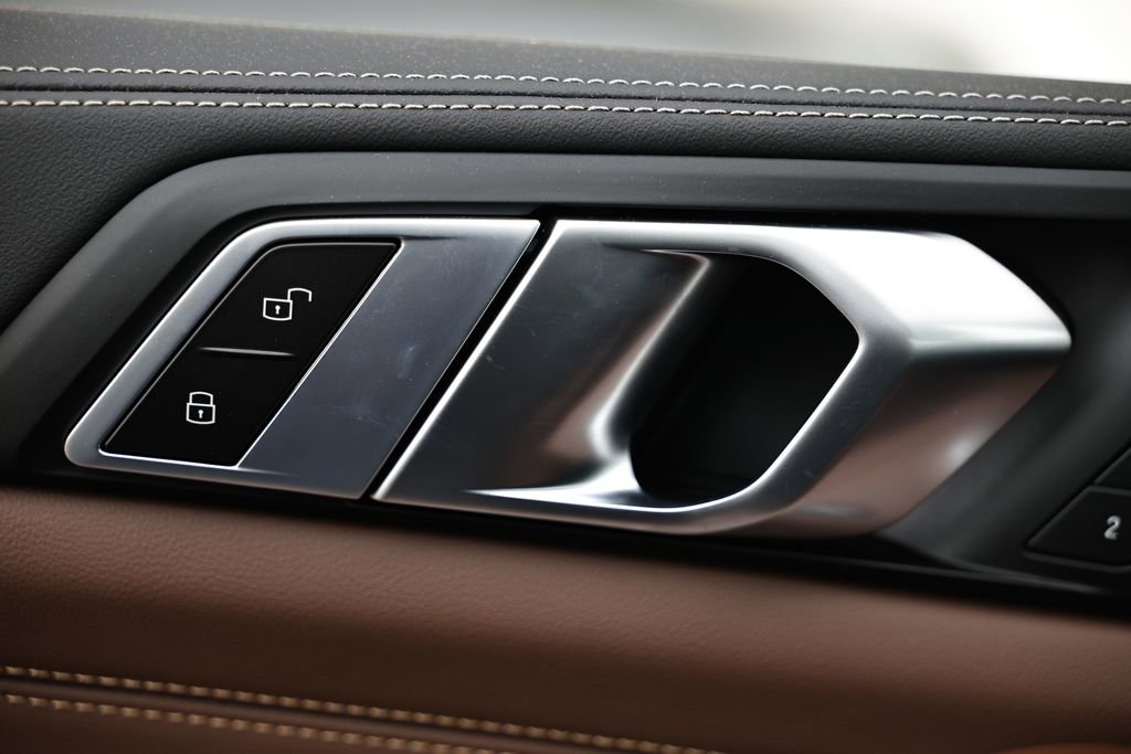 New 2026 BMW X5 xDrive40i w/ M Sport Package image 15