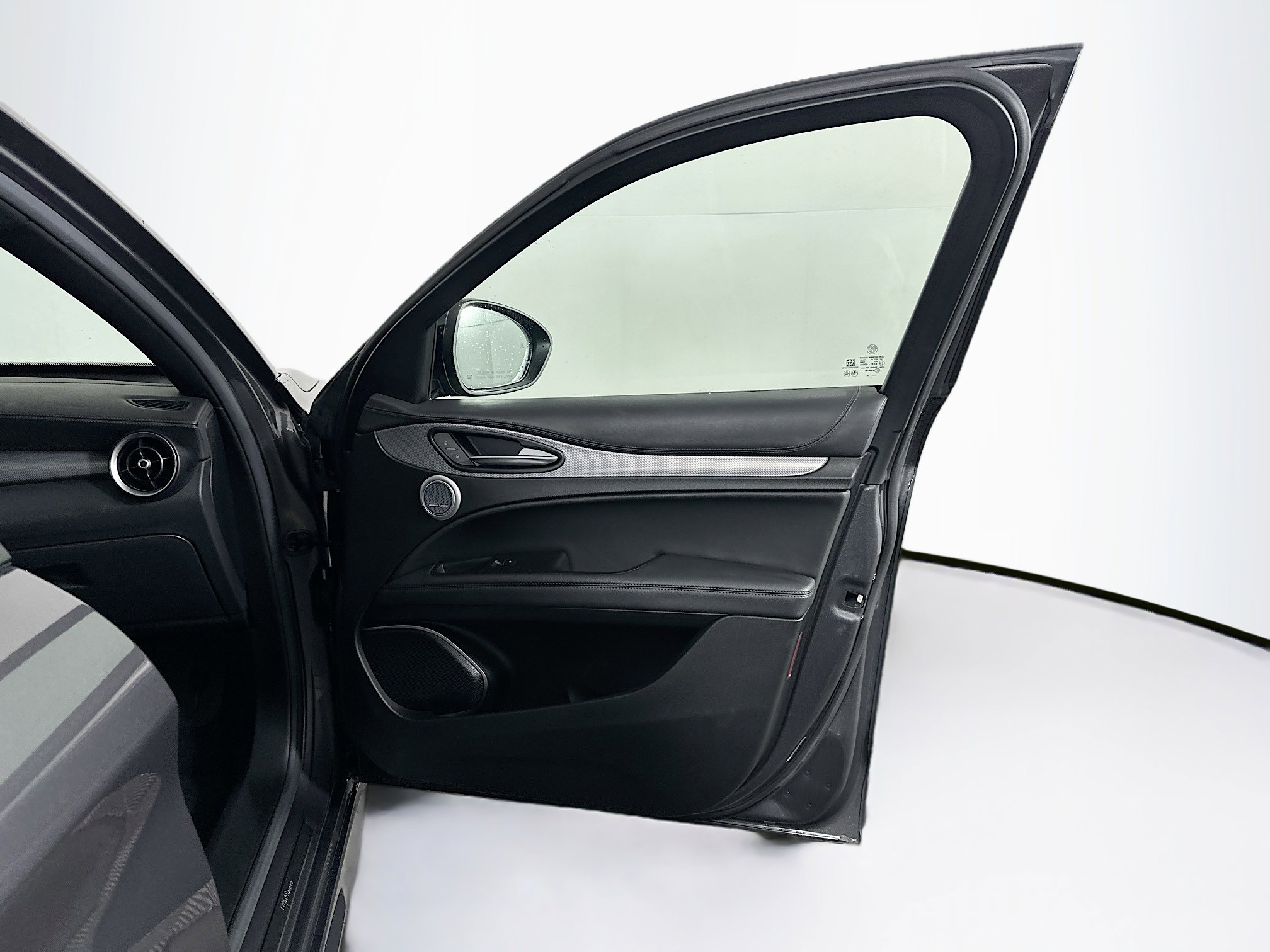 Used 2023 Alfa Romeo Stelvio Veloce image 33