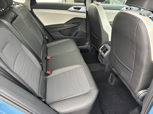 New 2026 Volkswagen Taos SE image 23