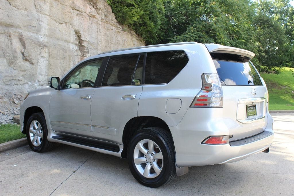 Used 2017 Lexus GX 460 AWD/4WD image 5