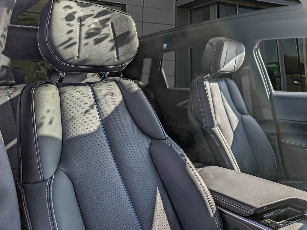 New 2025 Cadillac Lyriq Sport AWD/4WD image 14