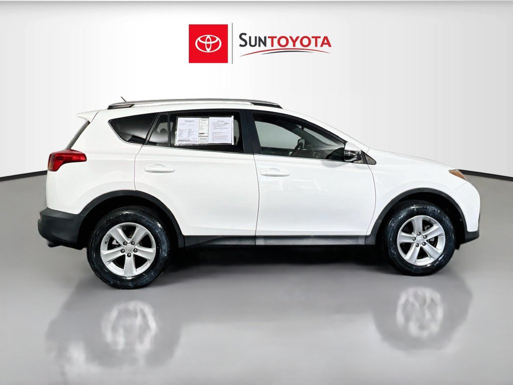 Used 2014 Toyota RAV4 XLE AWD/4WD image 2