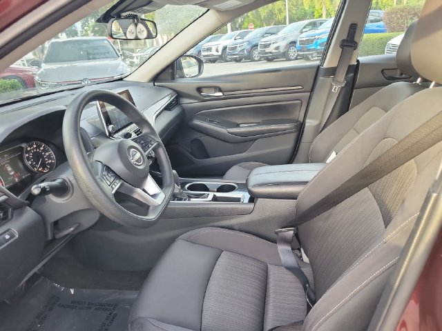 Used 2024 Nissan Altima 2.5 SV FWD image 11