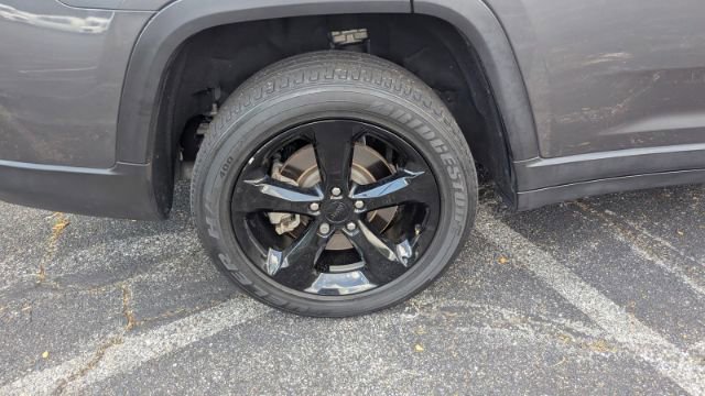 Used 2022 Jeep Grand Cherokee L Laredo AWD/4WD image 12