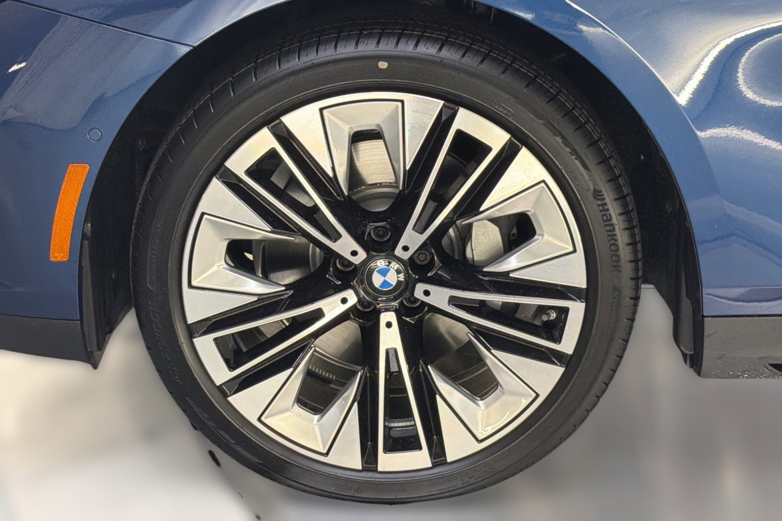 Used 2026 BMW 530i RWD image 11