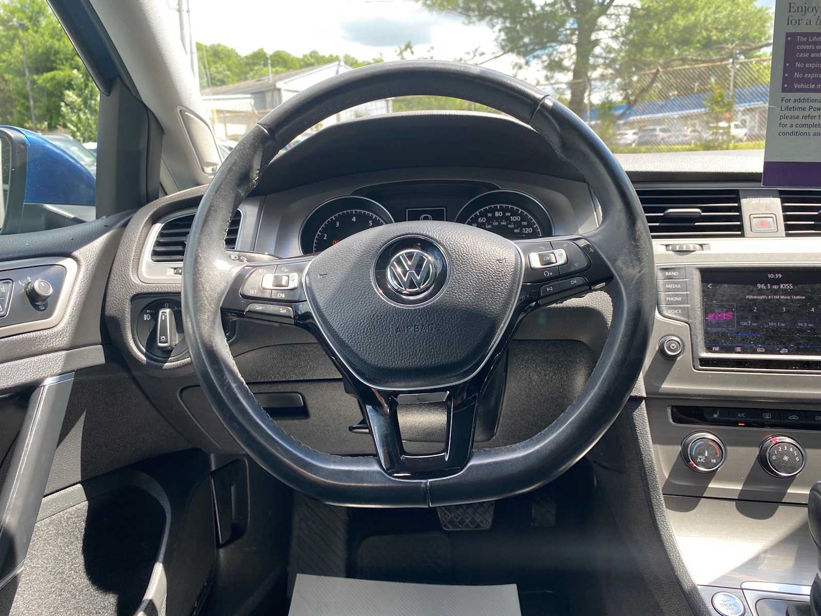 Used 2017 Volkswagen Golf SE FWD image 16
