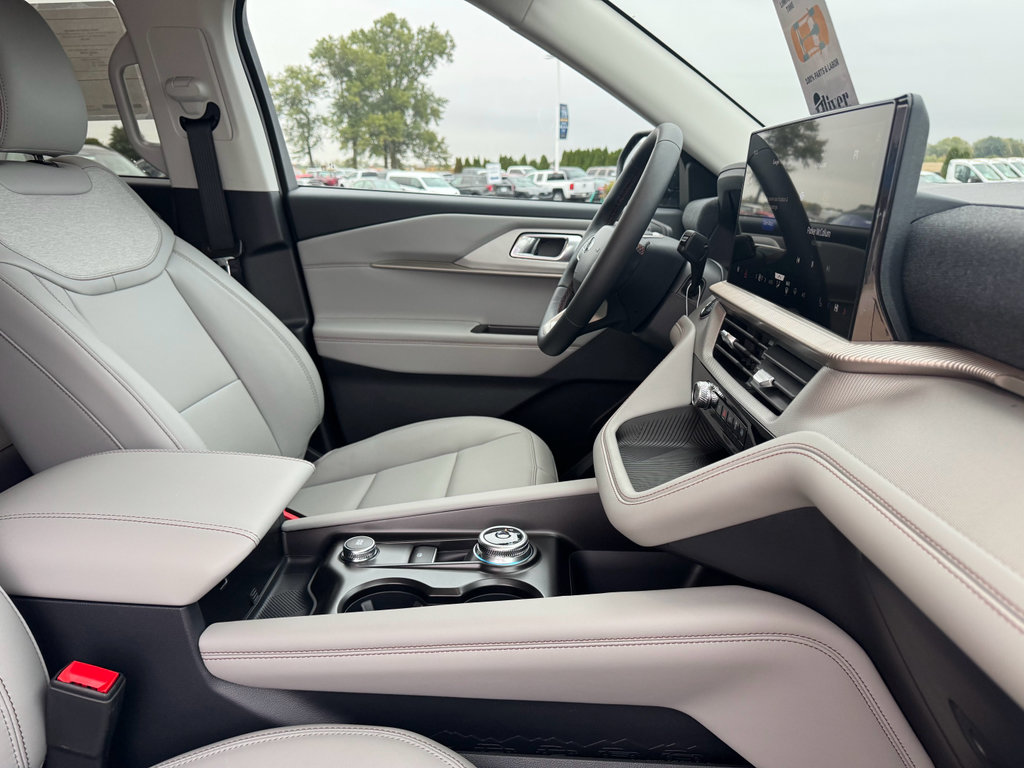 New 2026 Ford Explorer Active image 16