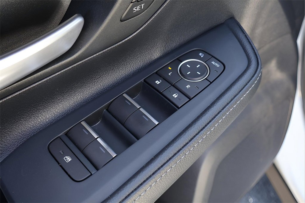 Certified 2025 Toyota Grand Highlander AWD image 9