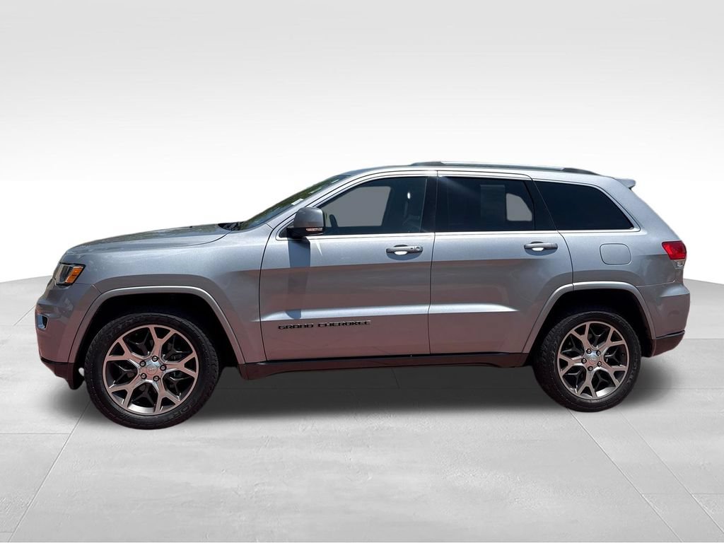 Used 2018 Jeep Grand Cherokee Limited AWD/4WD image 5