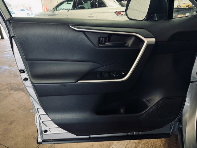 Used 2025 Toyota RAV4 LE image 10
