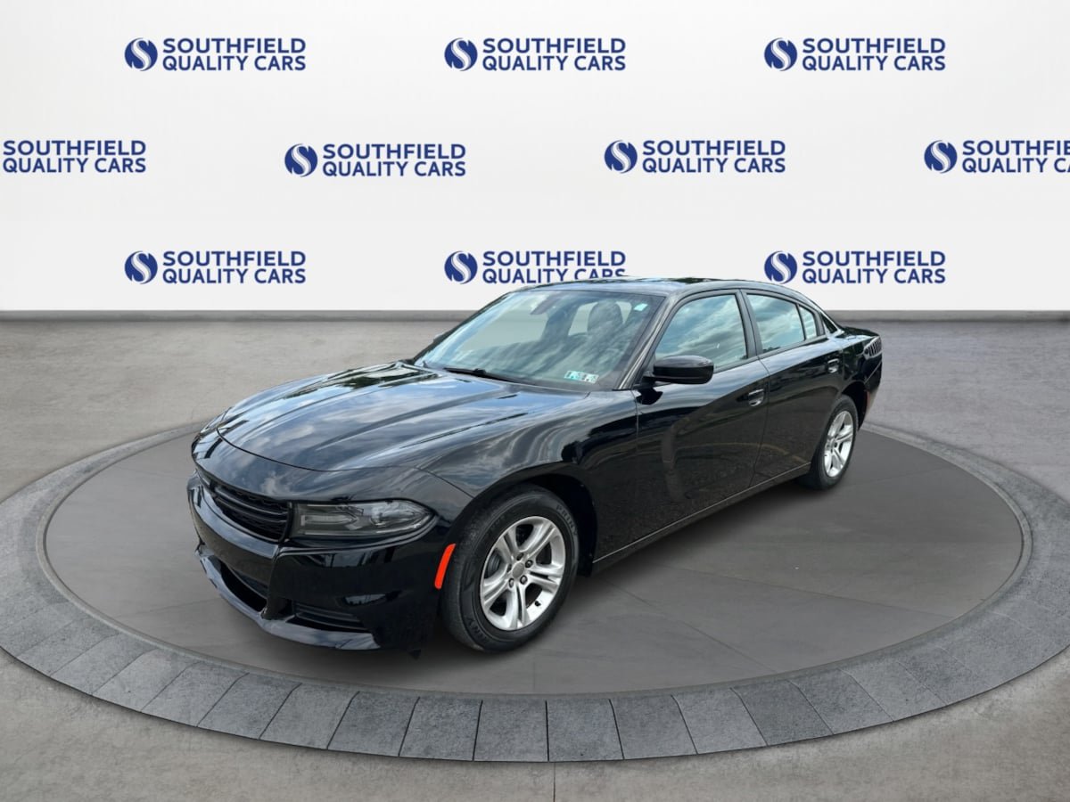 Used 2020 Dodge Charger SXT w/ Leather Interior Group RWD image 2