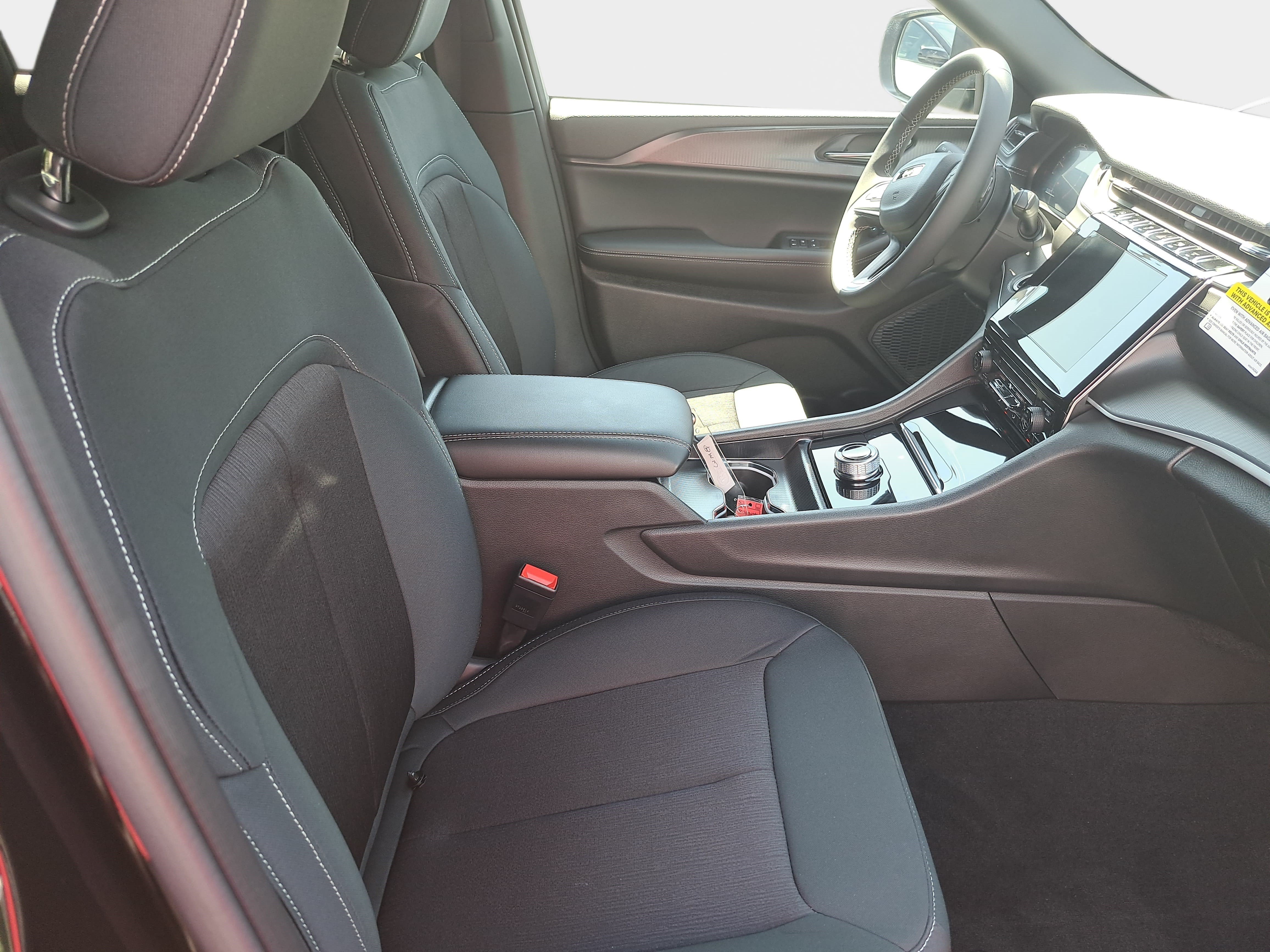 New 2026 Jeep Grand Cherokee Laredo AWD/4WD image 10