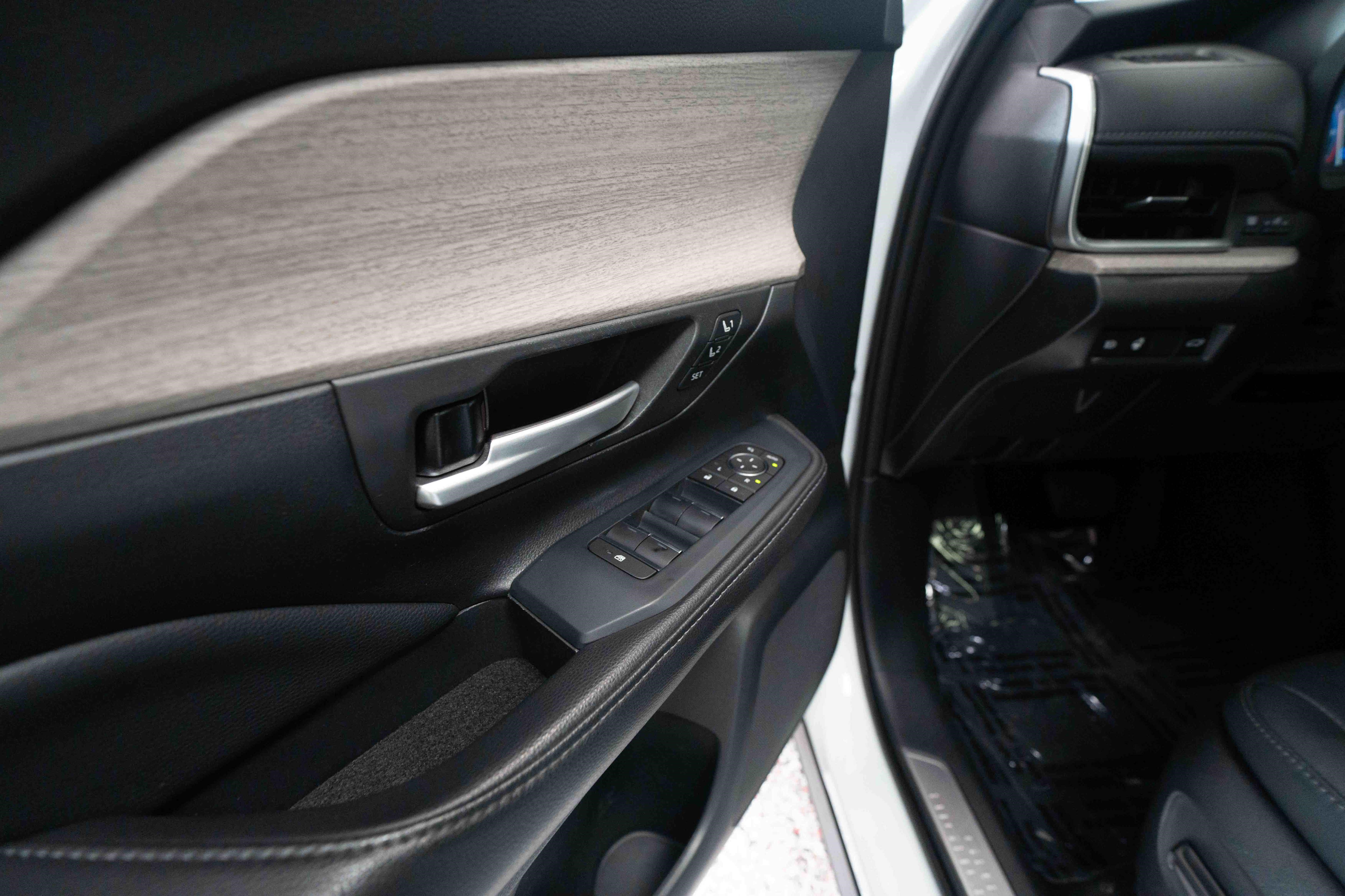 Used 2024 Toyota Grand Highlander AWD image 7