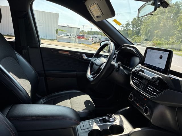 Certified 2025 Ford Escape ST-Line FWD image 23