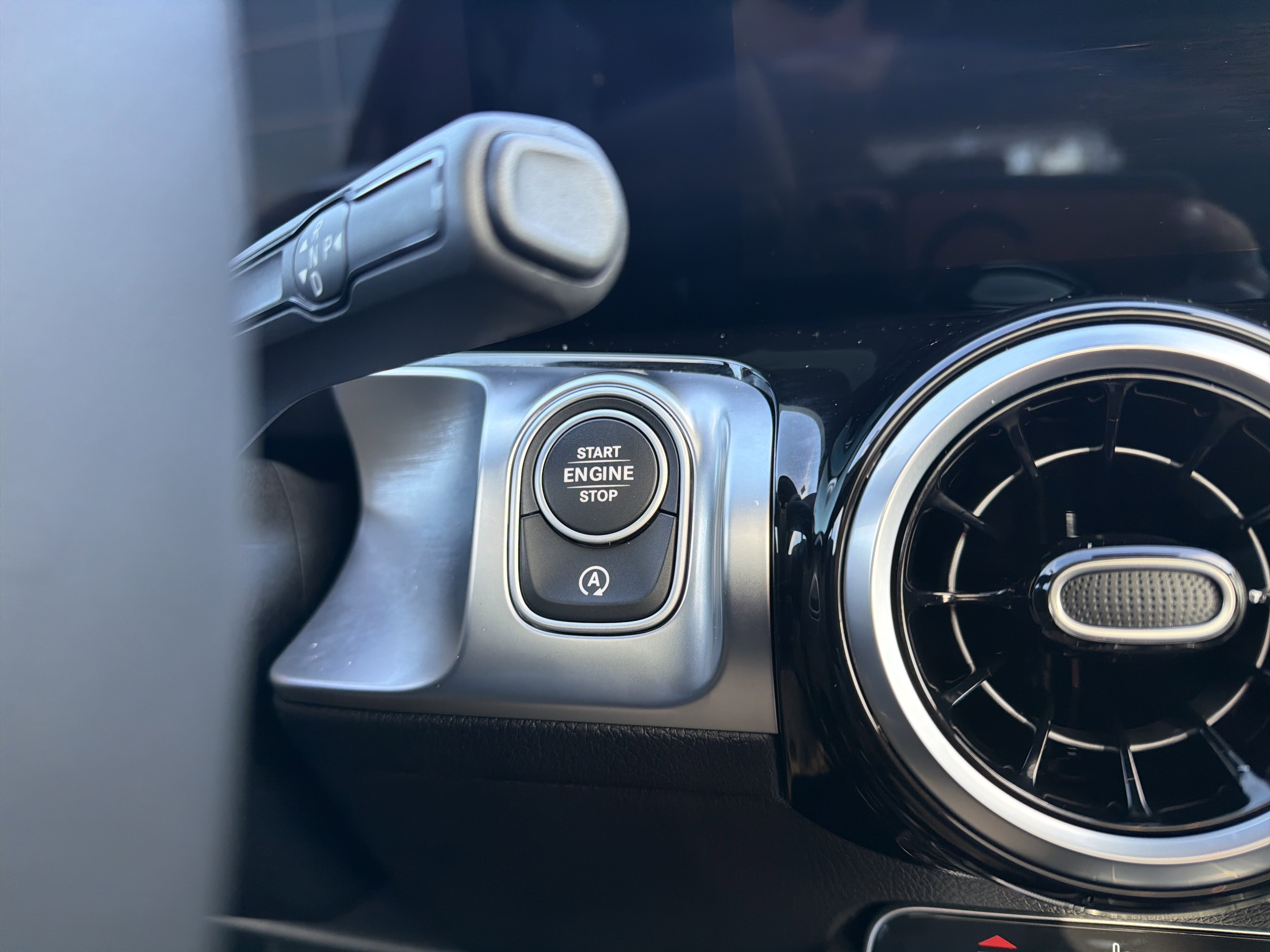 Used 2026 Mercedes-Benz GLB 250 4MATIC image 19