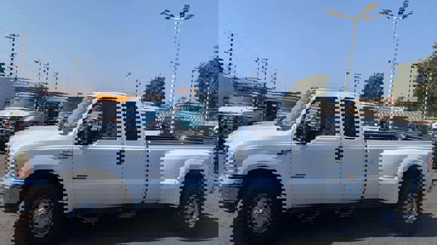 Used 2000 Ford F350 XL image 5